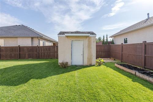 2 Parkside Place, Steinbach, MB - Outdoor