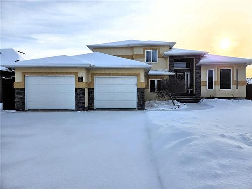 2 Parkside Place, Steinbach, MB - Outdoor With Facade