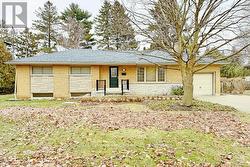 646 IROQUOIS AVENUE  Hamilton, ON L9G 3B4