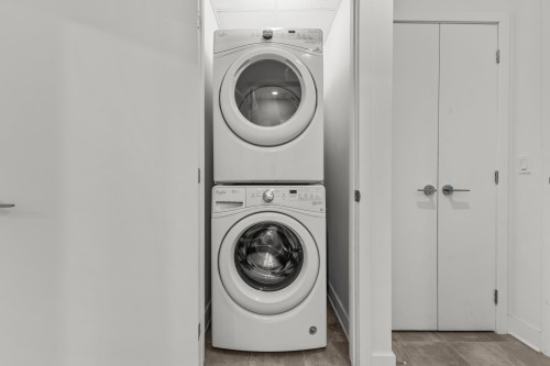 Salle de lavage - 403-5175 Av. De Courtrai, Montréal (Côte-Des-Neiges/Notre-Dame-De-Grâce), QC - Indoor Photo Showing Laundry Room