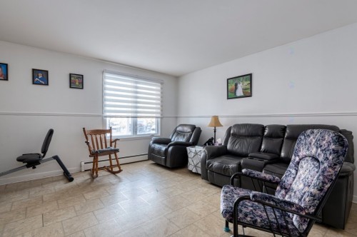 Salon - 495  - 505 Rue Denison O., Granby, QC - Indoor Photo Showing Living Room