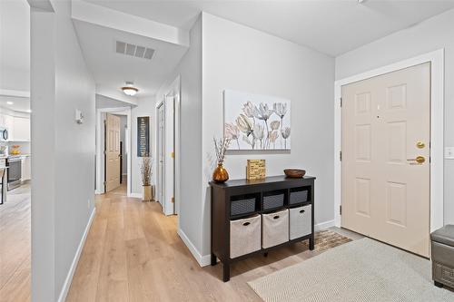 115-3335 Richter Street, Kelowna, BC - Indoor Photo Showing Other Room