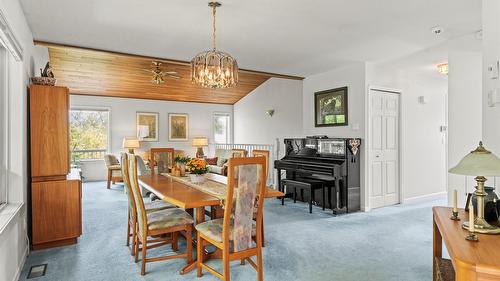 3025 Murison Place, Armstrong, BC - Indoor Photo Showing Dining Room