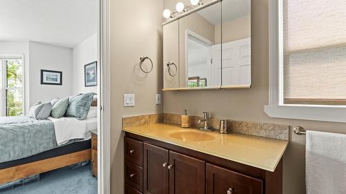3025 Murison Place, Armstrong, BC - Indoor Photo Showing Bathroom