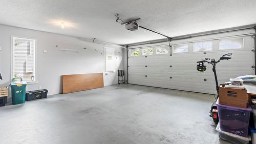 3025 Murison Place, Armstrong, BC - Indoor Photo Showing Garage
