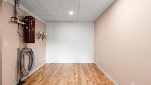 3025 Murison Place, Armstrong, BC - Indoor