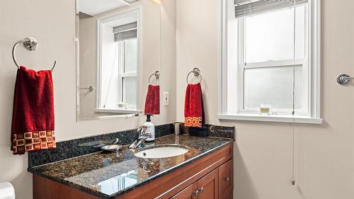 3025 Murison Place, Armstrong, BC - Indoor Photo Showing Bathroom