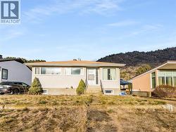 3323 DAHLIA Crescent  Trail, BC V1R 2Y1