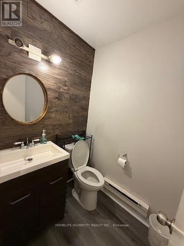 860 Trafalgar Street, London East, ON - Indoor Photo Showing Bathroom