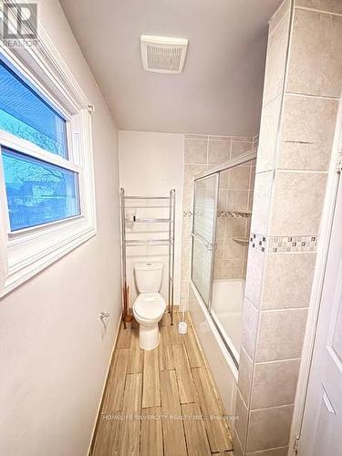 860 Trafalgar Street, London East, ON - Indoor Photo Showing Bathroom