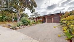 114 TANDRIDGE CRESCENT  Toronto, ON M9W 5N9