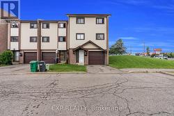 35 MCCALLUM COURT  Brampton, ON L6W 3M3