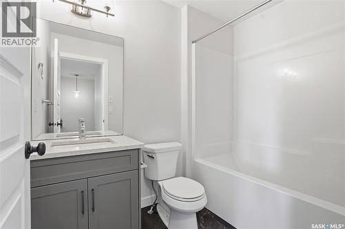 966 Mcfaull Manor, Saskatoon, SK - Indoor Photo Showing Bathroom
