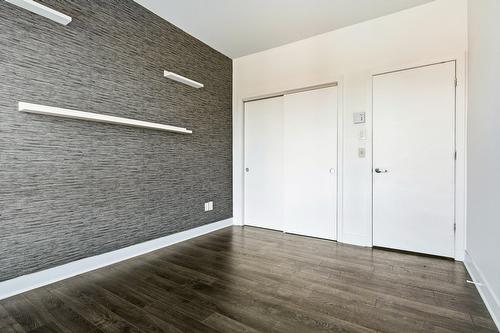 Chambre à coucher principale - 405-2335 Av. Bennett, Montréal (Mercier/Hochelaga-Maisonneuve), QC - Indoor Photo Showing Other Room