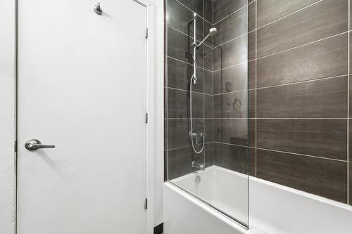 Salle de bains - 405-2335 Av. Bennett, Montréal (Mercier/Hochelaga-Maisonneuve), QC - Indoor Photo Showing Bathroom