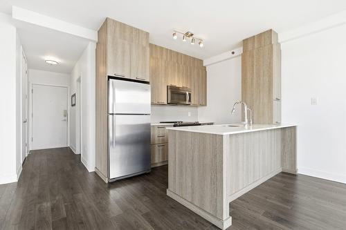 Cuisine - 405-2335 Av. Bennett, Montréal (Mercier/Hochelaga-Maisonneuve), QC - Indoor Photo Showing Kitchen