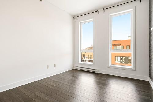 Chambre à coucher principale - 405-2335 Av. Bennett, Montréal (Mercier/Hochelaga-Maisonneuve), QC - Indoor Photo Showing Other Room
