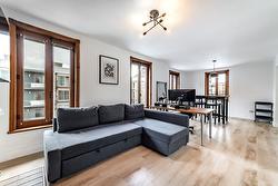 303-47 Av. des Pins O.  Montréal (Le Plateau-Mont-Royal), QC H2W 1R7