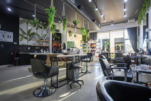 Commerce - 5307 Boul. Des Forges, Trois-Rivières, QC - Indoor