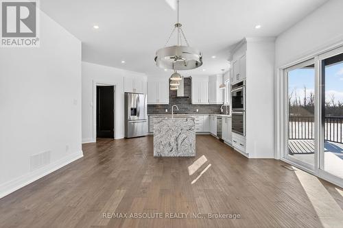 989 William Mooney Road, Ottawa, ON - Indoor Photo Showing Kitchen With Upgraded Kitchen