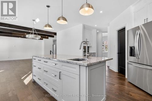 989 William Mooney Road, Ottawa, ON - Indoor Photo Showing Kitchen With Upgraded Kitchen