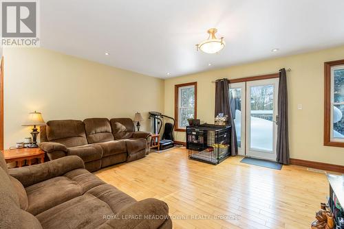 9341 Sideroad 9, Erin, ON - Indoor Photo Showing Other Room