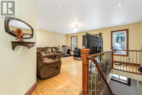 9341 Sideroad 9, Erin, ON - Indoor Photo Showing Other Room