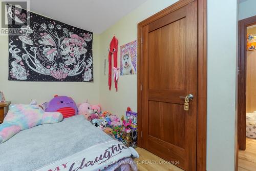9341 Sideroad 9, Erin, ON - Indoor Photo Showing Bedroom
