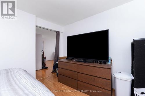 9341 Sideroad 9, Erin, ON - Indoor Photo Showing Bedroom