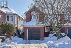 32 CENTRAL PARK DRIVE  Ottawa, ON K2C 4A3