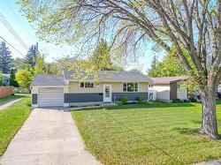 37 Queens Crescent  Brandon, MB R7B 3V9
