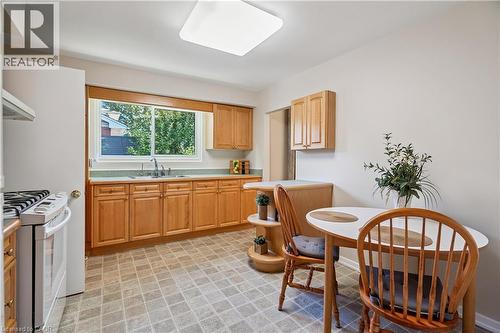 871 Francis Road, Burlington, ON - Indoor