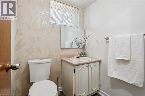 871 Francis Road, Burlington, ON - Indoor Photo Showing Bathroom
