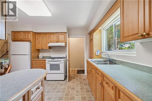 871 Francis Road, Burlington, ON - Indoor Photo Showing Kitchen With Double Sink