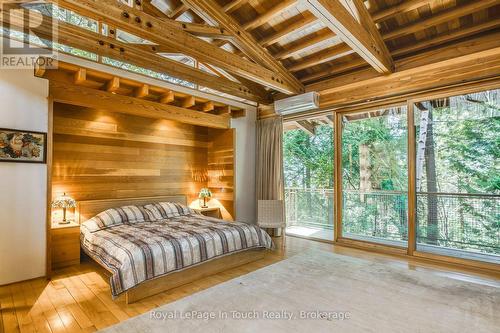 130 Melissa Lane, Tiny, ON - Indoor Photo Showing Bedroom