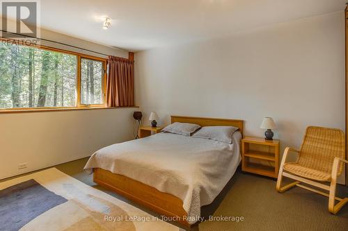 130 Melissa Lane, Tiny, ON - Indoor Photo Showing Bedroom