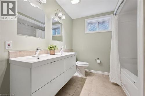 60A Eastview Road, Guelph, ON - Indoor Photo Showing Bathroom