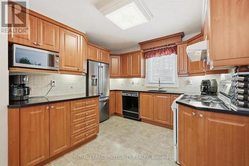 39 Appleford Street, Ottawa, ON - Indoor Photo Showing Kitchen