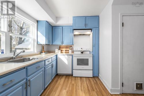 33 Pinehill Road, Dartmouth, NS - Indoor Photo Showing Kitchen