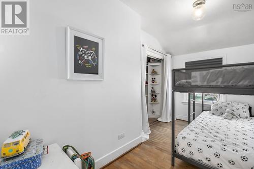 33 Pinehill Road, Dartmouth, NS - Indoor Photo Showing Bedroom