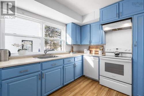 33 Pinehill Road, Dartmouth, NS - Indoor Photo Showing Kitchen