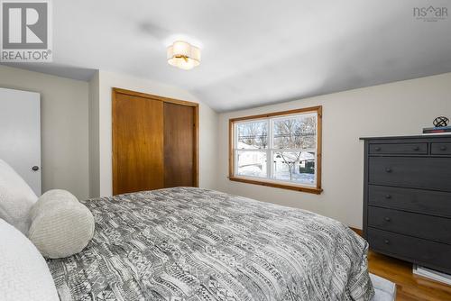 33 Pinehill Road, Dartmouth, NS - Indoor Photo Showing Bedroom