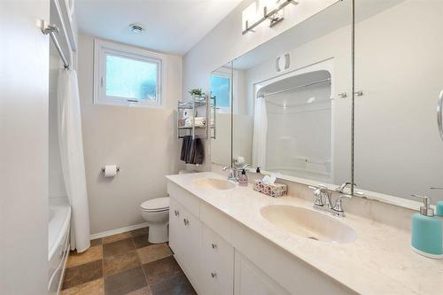 503 River Road, Winnipeg, MB - Indoor Photo Showing Bathroom
