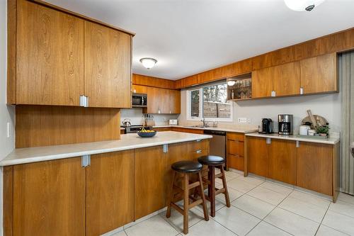 503 River Road, Winnipeg, MB - Indoor Photo Showing Kitchen