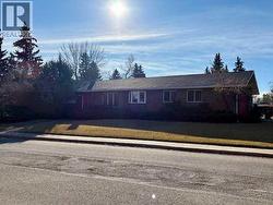 5621 53 Street  Olds, AB T4H 1J2