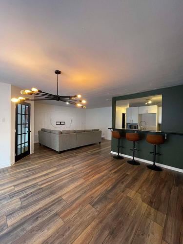 Salle à manger - 2-6785 Av. Raoul, Longueuil (Saint-Hubert), QC 