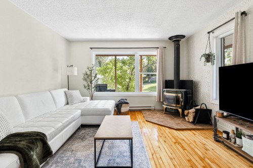 Salon - 3395 Ch. Ste-Thérèse, Carignan, QC - Indoor Photo Showing Living Room