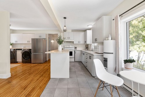 Coin-repas - 3395 Ch. Ste-Thérèse, Carignan, QC - Indoor Photo Showing Kitchen