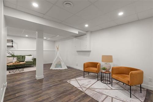 254 Albany St, Winnipeg, MB 