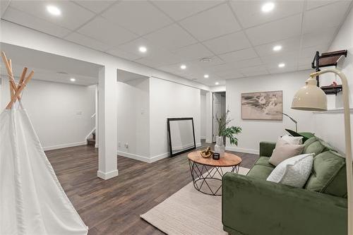 254 Albany St, Winnipeg, MB 